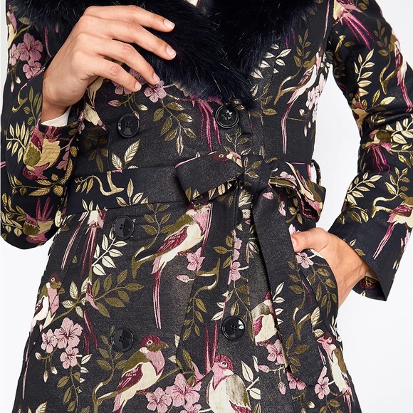 MODCLOTH X COLLECTIF | Upscale Attitude Coat - Picture 3 of 11